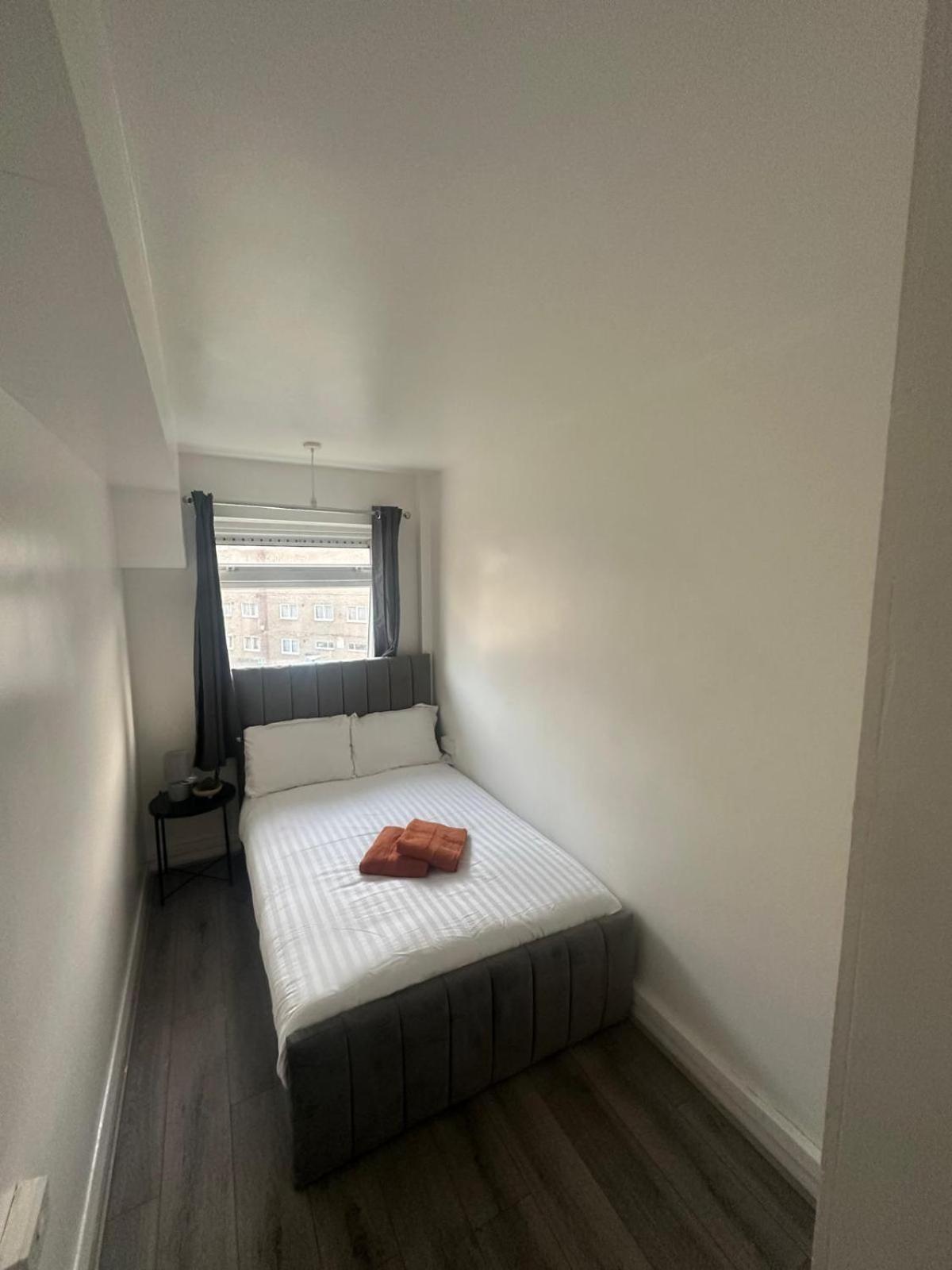 Modern Room In A 4 Bedroom Flat In London, Shared Bathroom! Londres Exterior foto