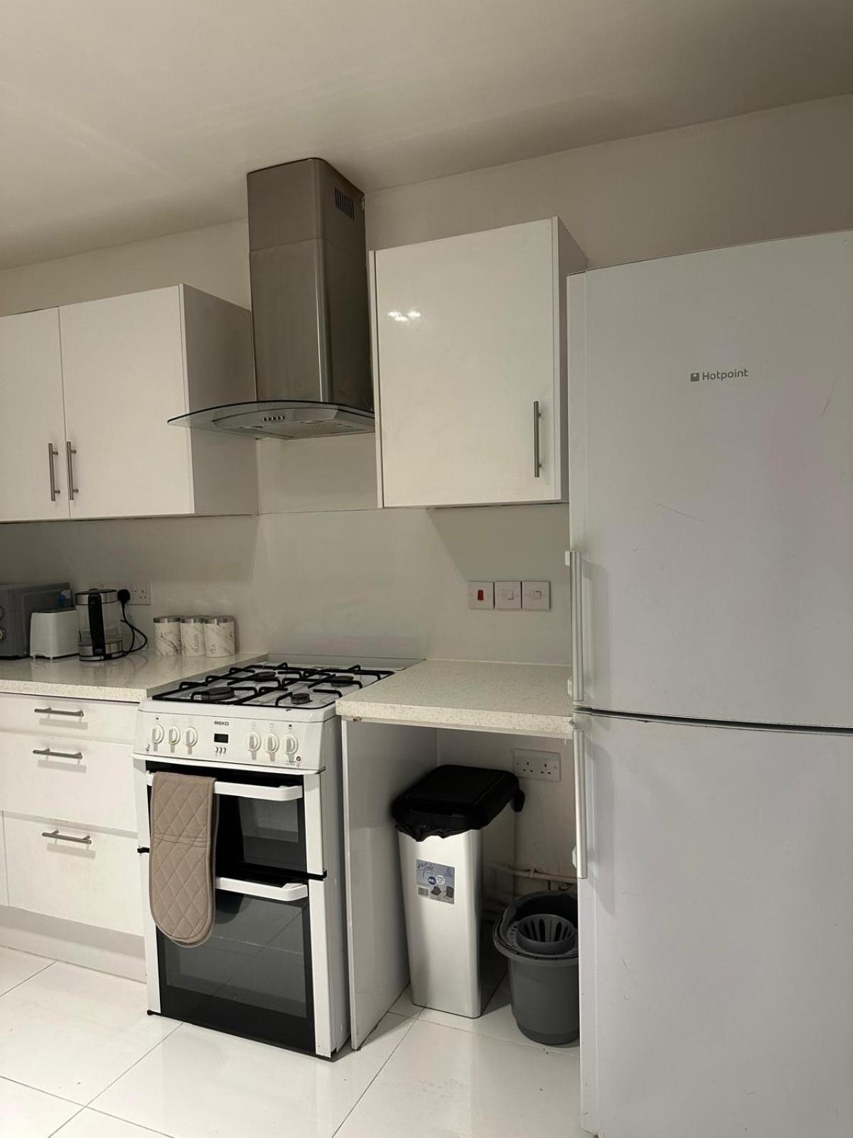 Modern Room In A 4 Bedroom Flat In London, Shared Bathroom! Londres Exterior foto