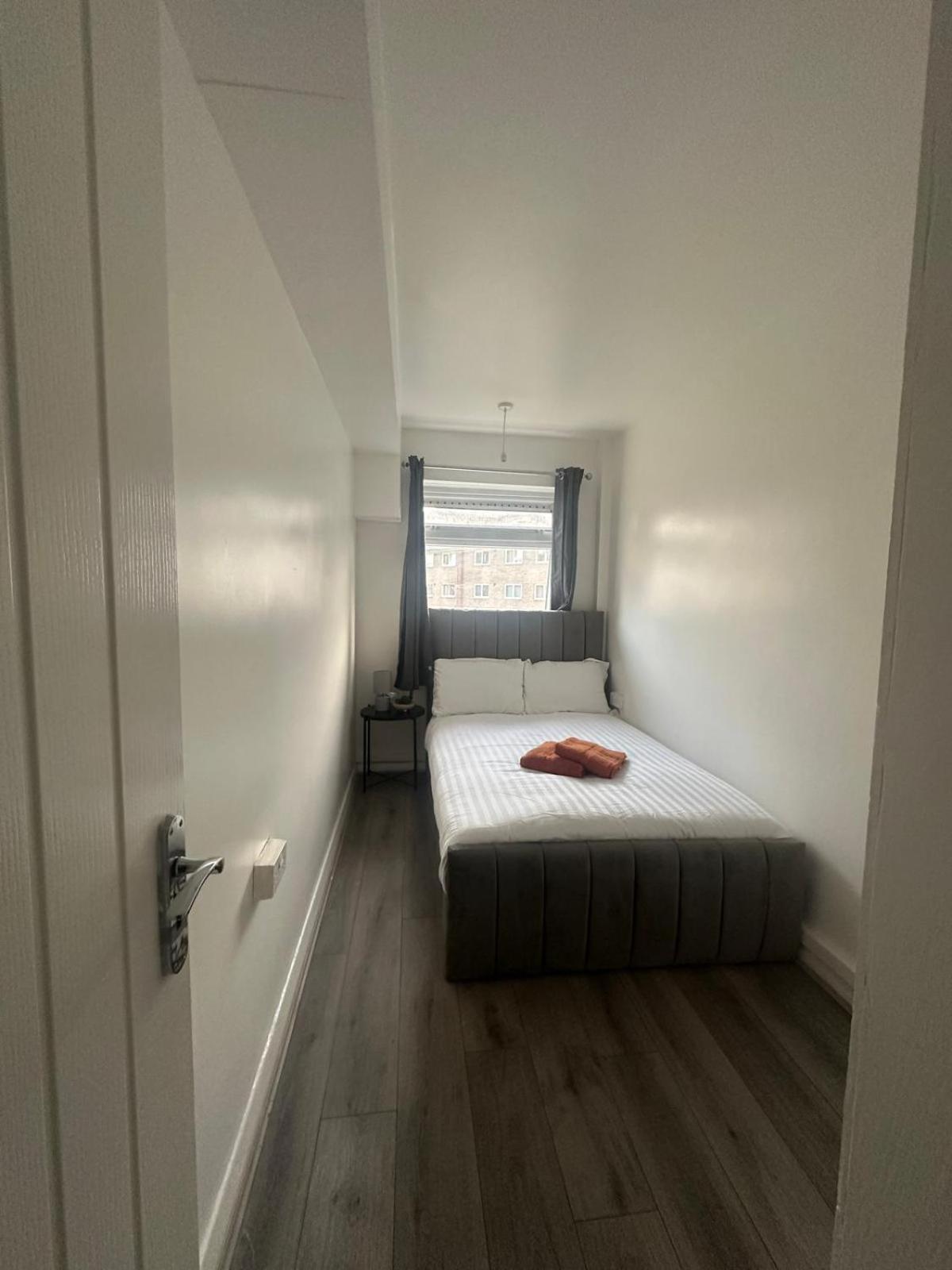 Modern Room In A 4 Bedroom Flat In London, Shared Bathroom! Londres Exterior foto